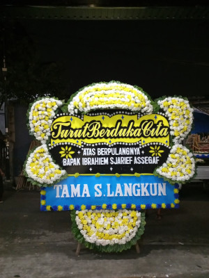 Papan Bunga Duka di Marongge